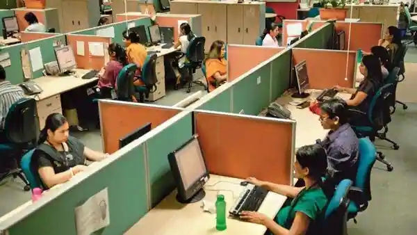 IT  cos  to  axe  2,500  new hires who  flunked screening  tests